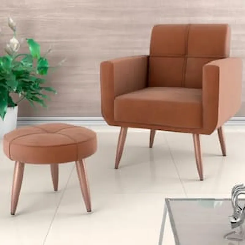 Poltrona Matrix Havana com Puff e Revestimento em Tecido Veludo Bege Claro