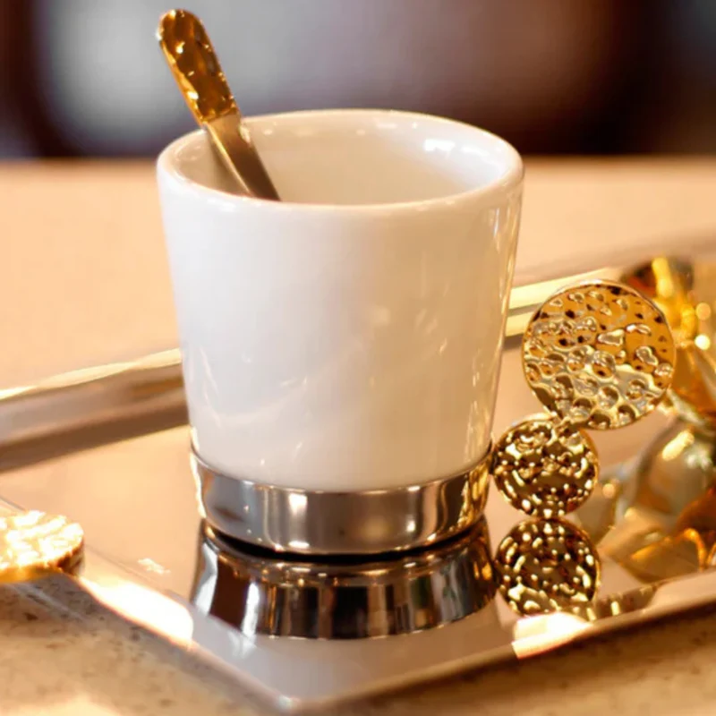 Jogo Riviera Nocc com 6 Xícaras de Café, Suporte e Colheres Inox com Detalhes em Ouro 24K 85ml Riva