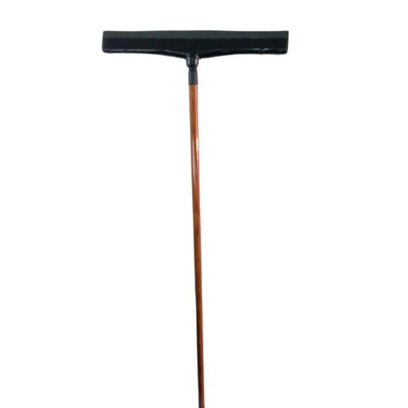 Rodo Plástico 40cm Preto Com Cabo De Madeira 120cm Arqplast