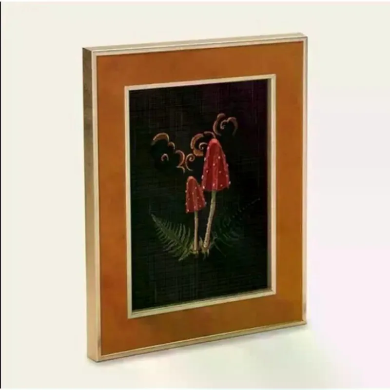 Porta-retratos em veludo marrom mart - 20X25