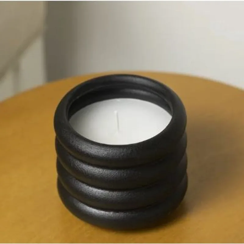 Vela com suporte em ceramica - preto