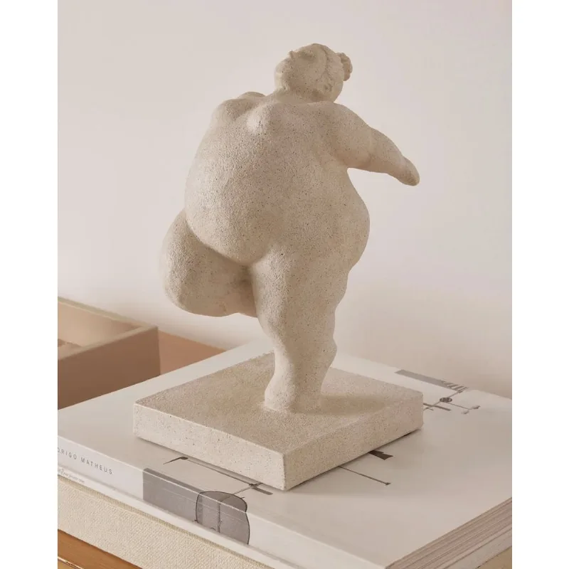 Escultura Bailarina em Poliresina 18397 Mart