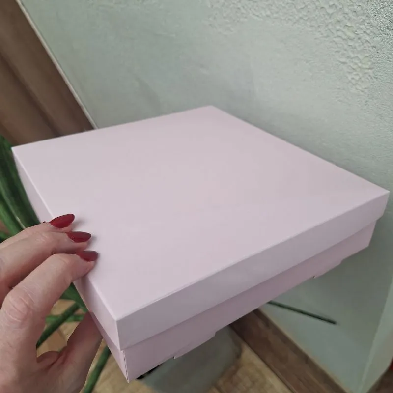 CAIXA DE PRESENTE DE PAPEL DUPLEX PREMIUM ROSA BEBE URIARTE