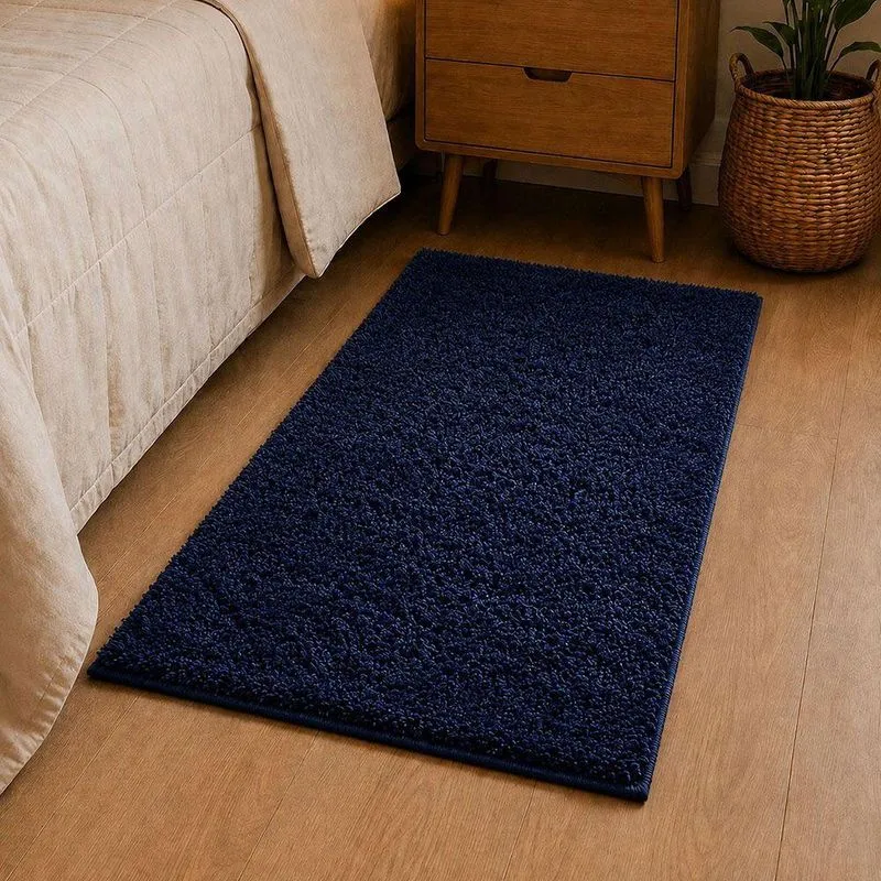 Tapete Milano Soft Retangular 100% Poliéster Base Antiderrapante Para Quarto Azul Marinho Shd Soleil