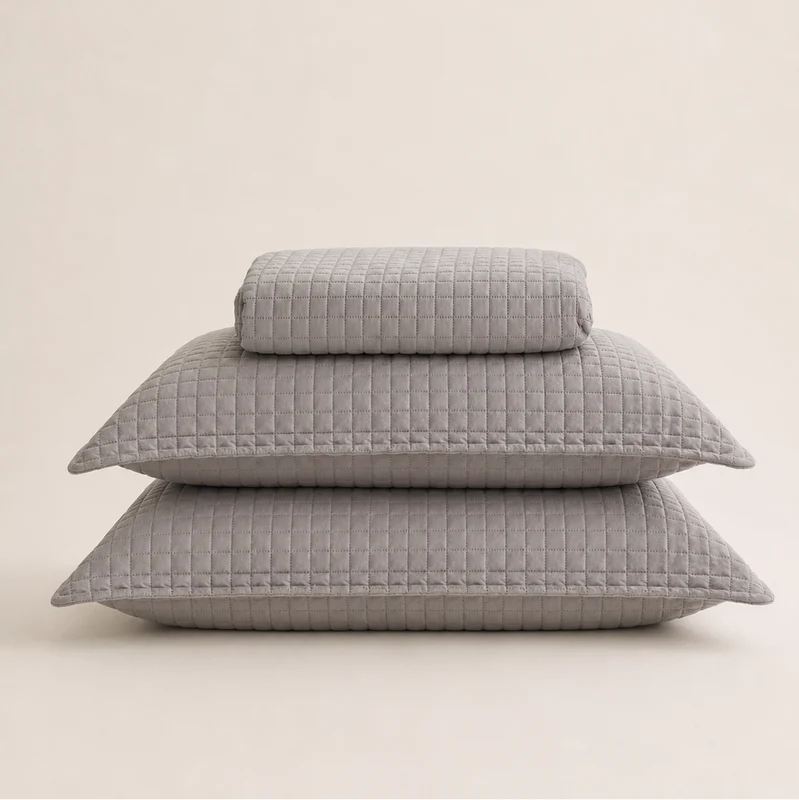 Colcha Matelassê Quadrat Queen com 2 Porta Travesseiros Cinza Microfibra - Lyor Unico - LYOR