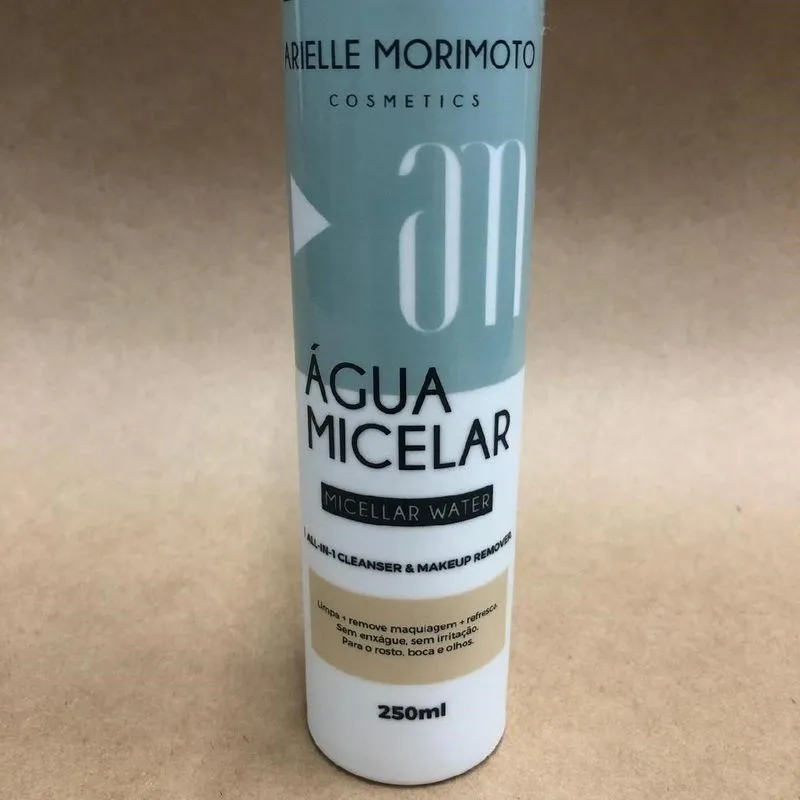 ÁGUA MICELAR - LIMPA E REMOVE MAQUIAGEM