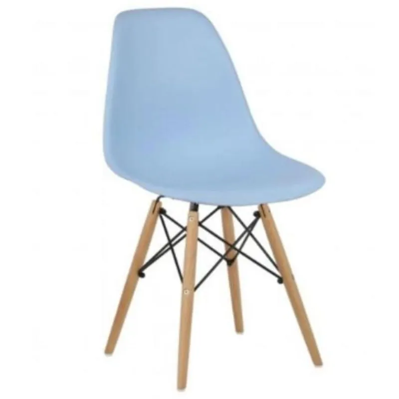 Cadeira Eiffel Eames Azul Clara Base Madeira