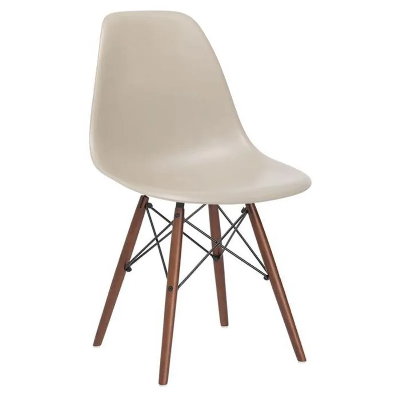 Cadeira Charles Eames Eiffel DSW com pés de madeira escura Nude