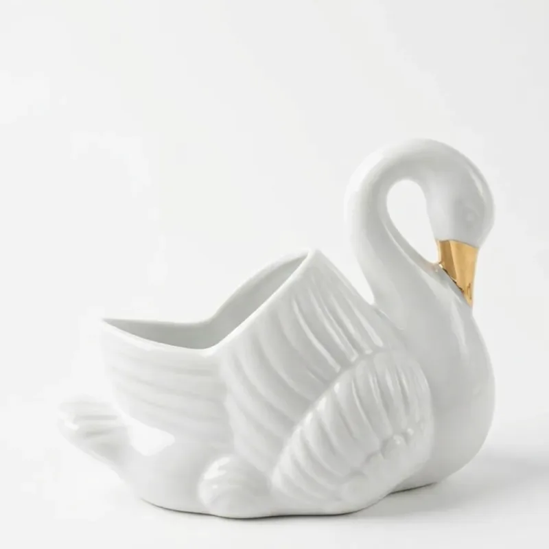 Cisne Branco de Porcelana Bico Ouro - Casa Toco
