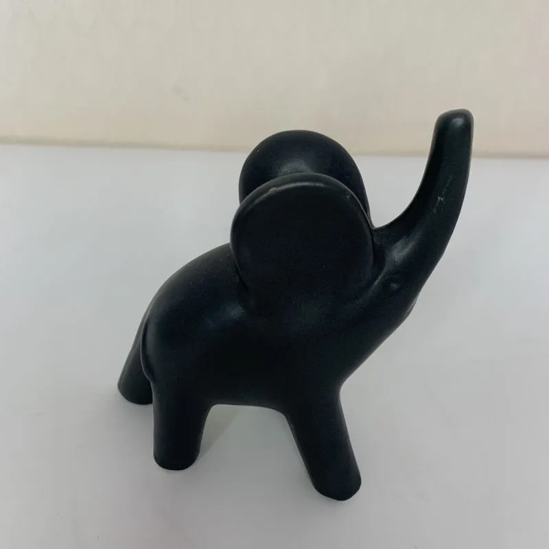 Enfeite decorativo Elefante em cerâmica na cor Preto