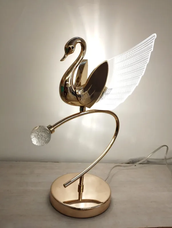 Abajur de Metal Dourado e Acrílico 6W 3000K Bivolt 25x22x39cm - Sindora DCT00274