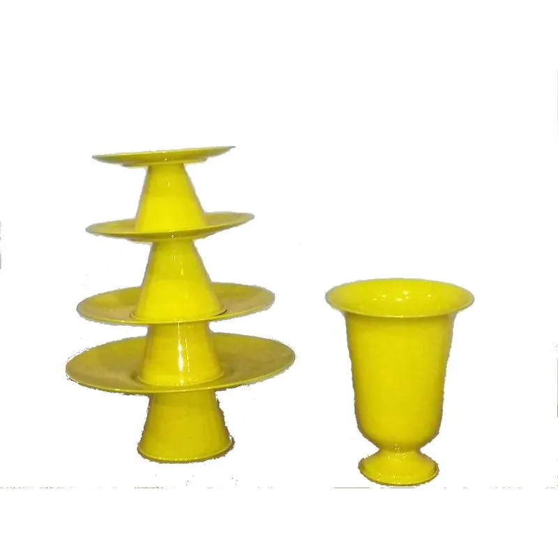 Kit Com 4 Bandejas Em Alumínio Amarela Para Doce Bolo Bala