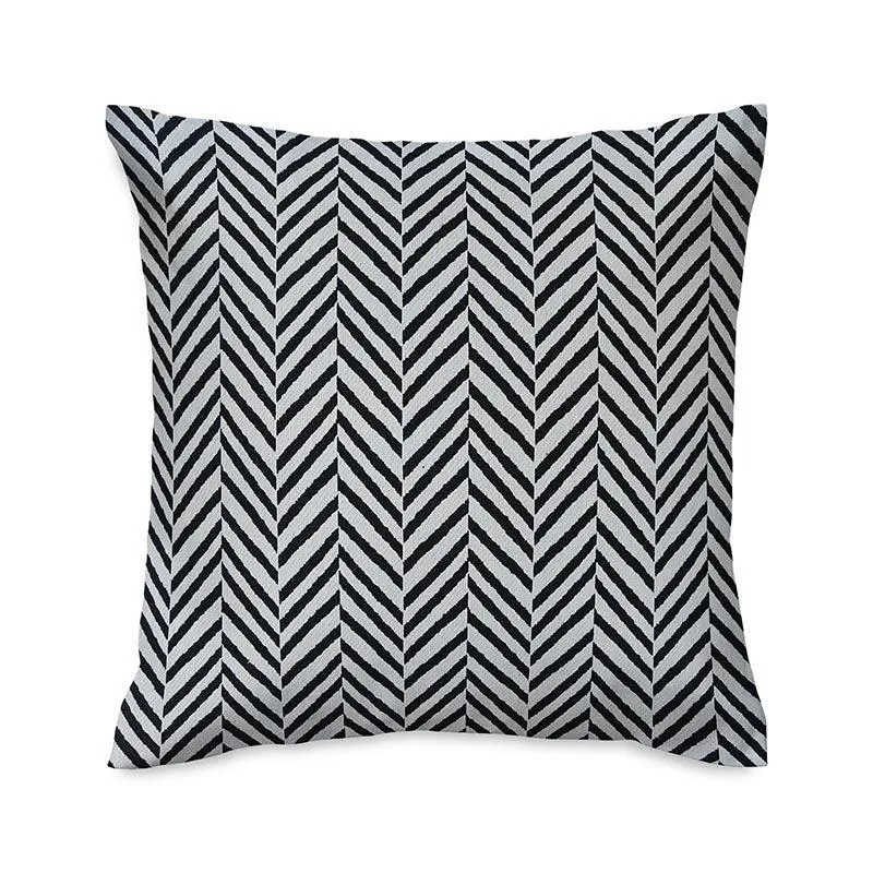 Capa De Almofada Vivain Jacquard Chevron Preto E Cru