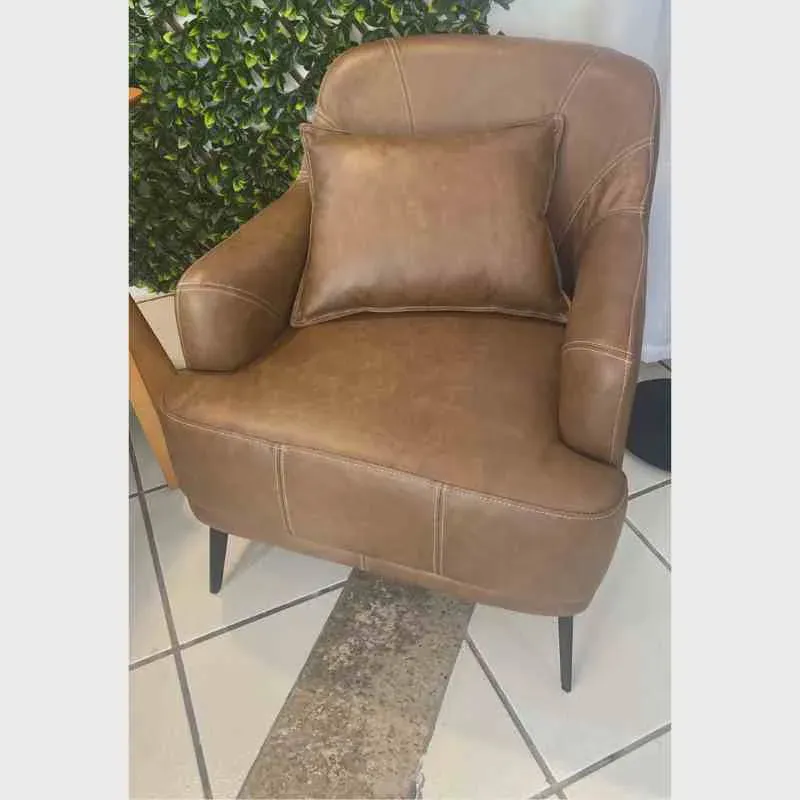 Poltrona Rio em Couro Fabone