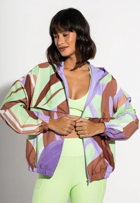 Jaqueta Corta Vento com capuz estampada Aura P