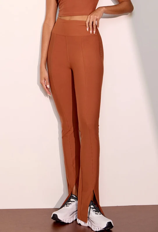 Calça legging flare com fenda e bolso lisa marrom capuccino Gaia P