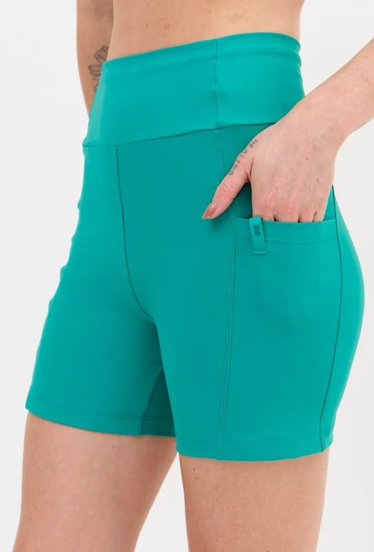 Bermuda lisa verde folha com bolsos Lance G