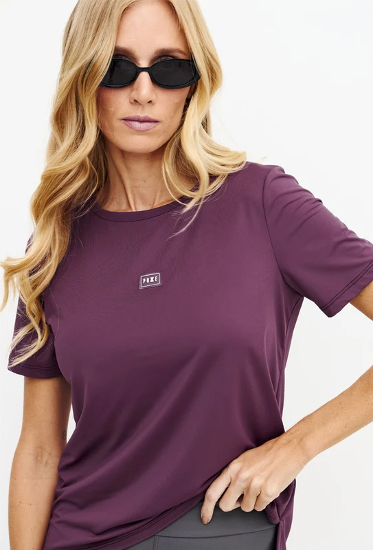 Tshirt alongada nas costas lisa cherry Instinto M