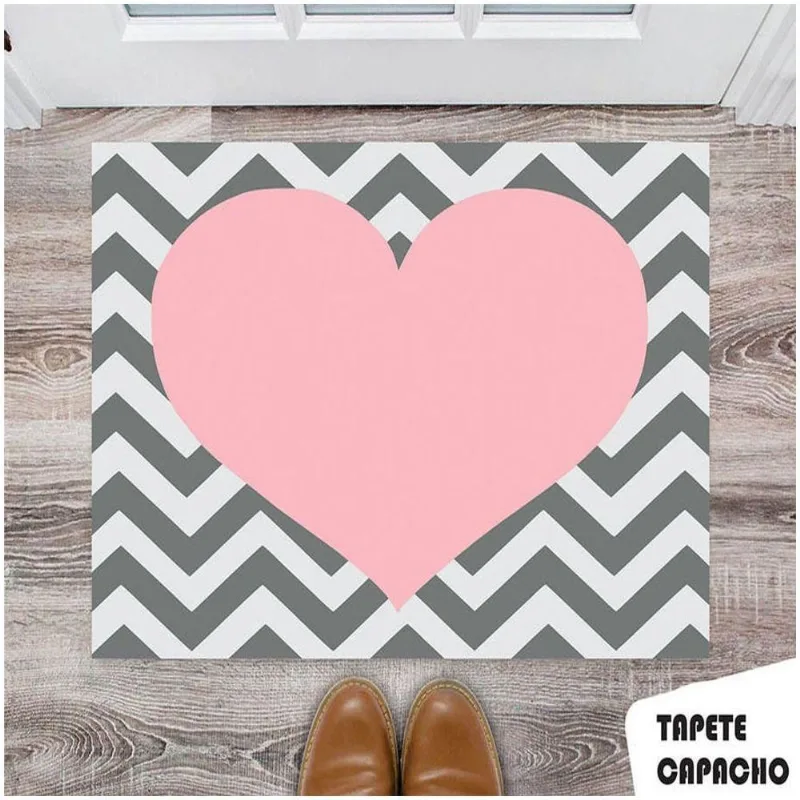 Tapete Capacho Personalizado Coração Rosa, Fundo Listrado Cinza E Branco - DELUZZ