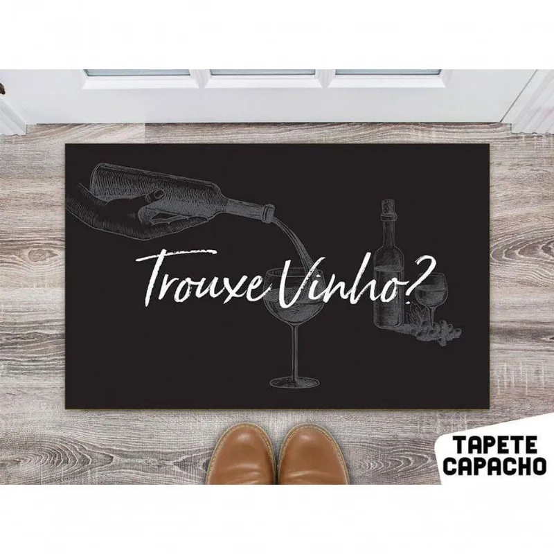 Tapete 60x40cm Trouxe Vinho ? - DELUZZ