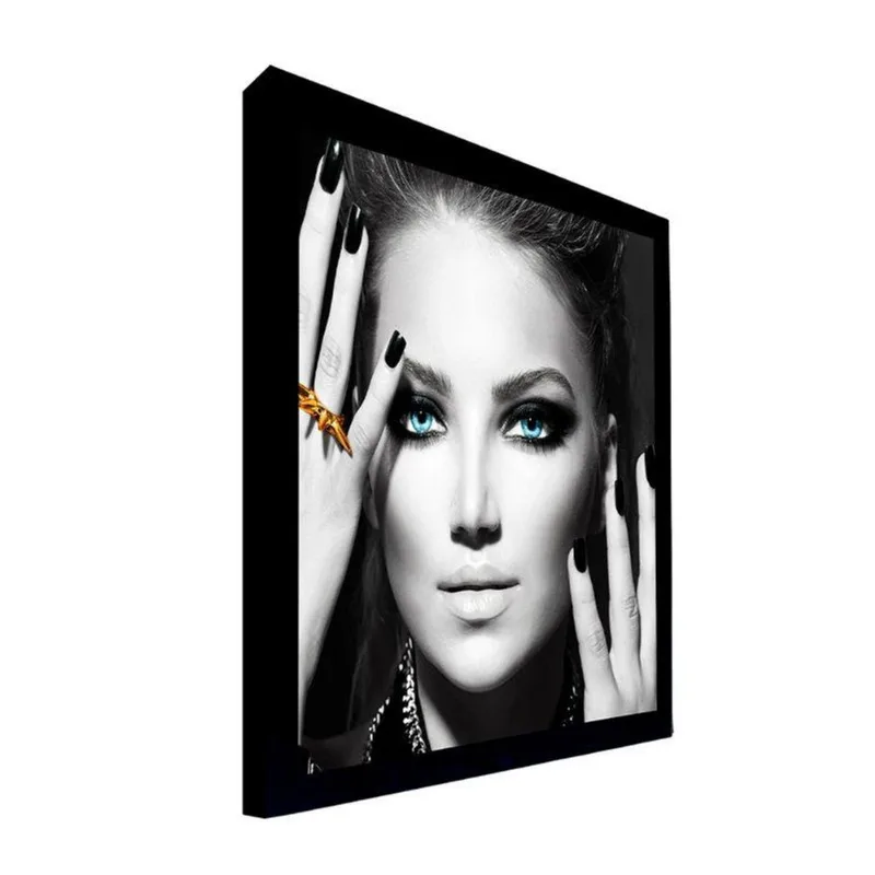 Quadro 50x70 Cm Mulher 057 com Moldura Laqueada Preto