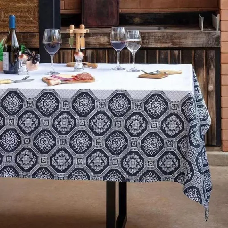 Toalha De Mesa Limpa Fácil Iker 4 Lugares 1,60M X 1,60M