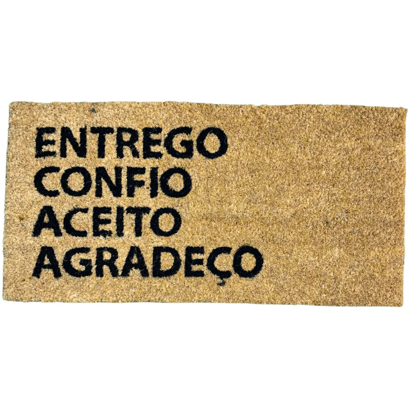 Tapete de Fibra de Coco Entrego Confio Aceito Agradeço - Em Casa Tem