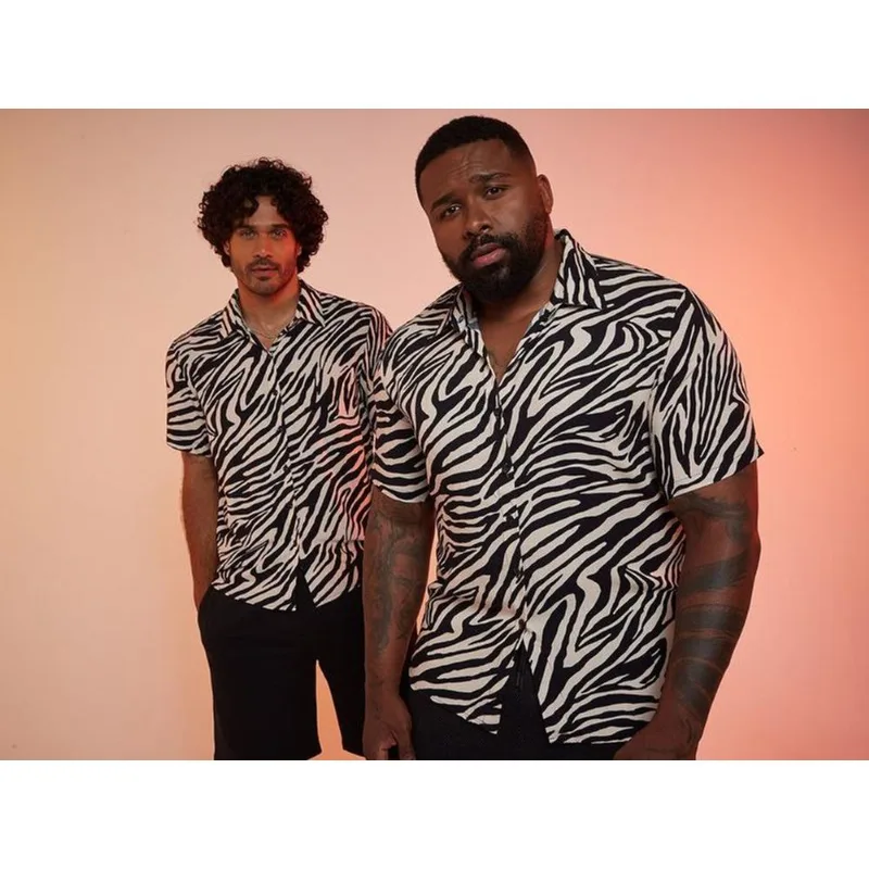 Camisa Vista Magalu x Flora Yumi Zebra
