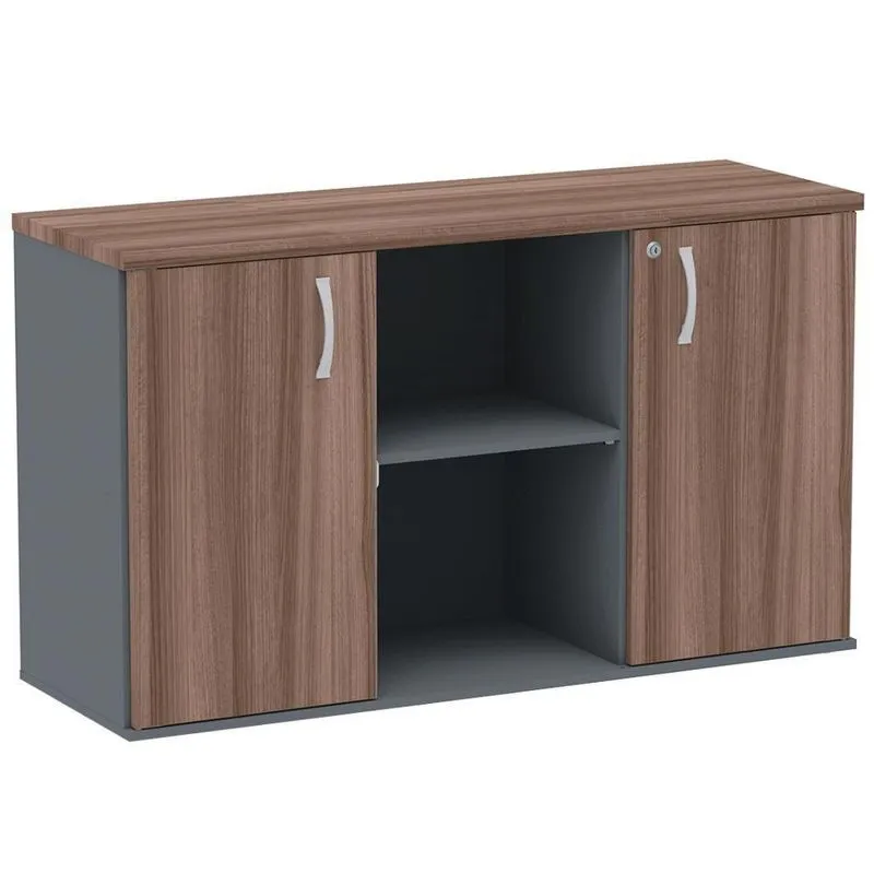 Armário Baixo Credenza Pe25 Pandin 121,50 Cm (Largura) Em Mdp Walnut E Grafito E Duas Portas