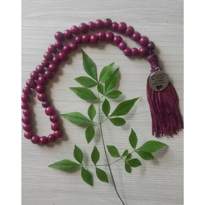 Japamala Com 54 Contas De Sementes De Açaí Bordô Com Medalha