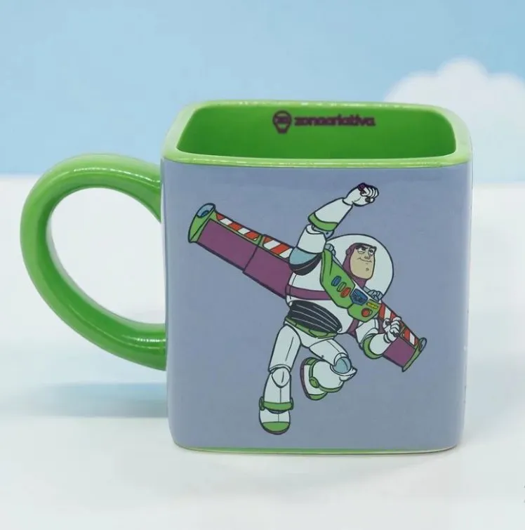 CANECA CUBO 300ML BUZZ LIGHTYEAR - Manaia Presentes
