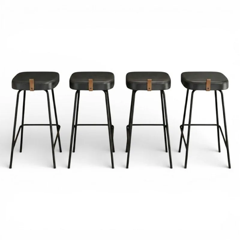 Kit 04 Banquetas Altas Cozinha E área Gourmet Vik Estofada Couríssimo Preto - Desk Design