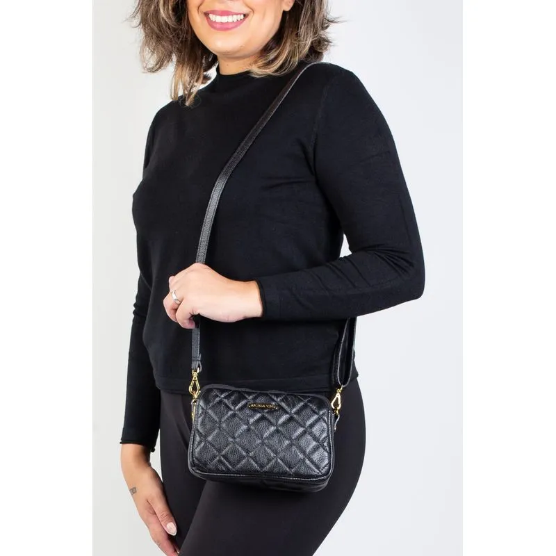 Bolsa pequena de couro matelassê Beatriz Preto