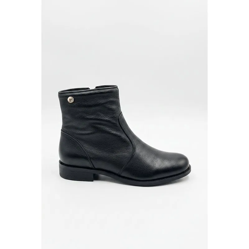 Bota cano curto em couro com zíper 0302 37 / Preta