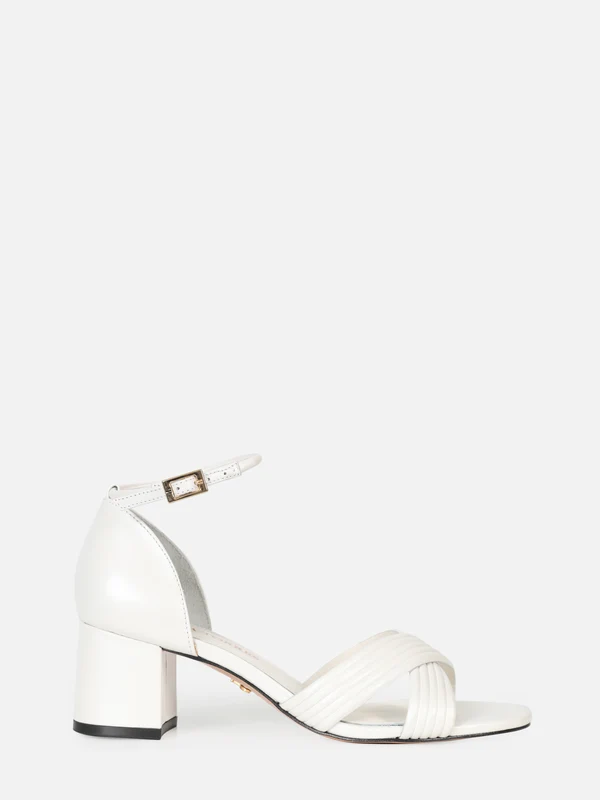 SANDÁLIA EM COURO METALIZADO HOLLY OFF WHITE SALTO BAIXO BLOCO 36