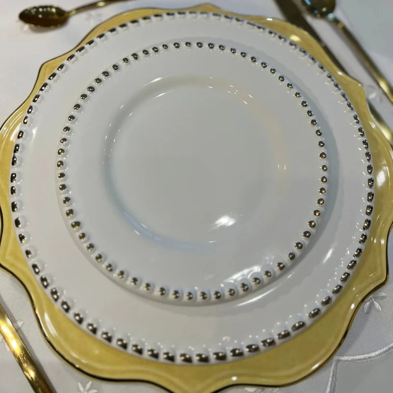 Jogo 6 Pratos de Sobremesa Cerâmica Brasilis Branco com Filete de Ouro 20cm Scalla