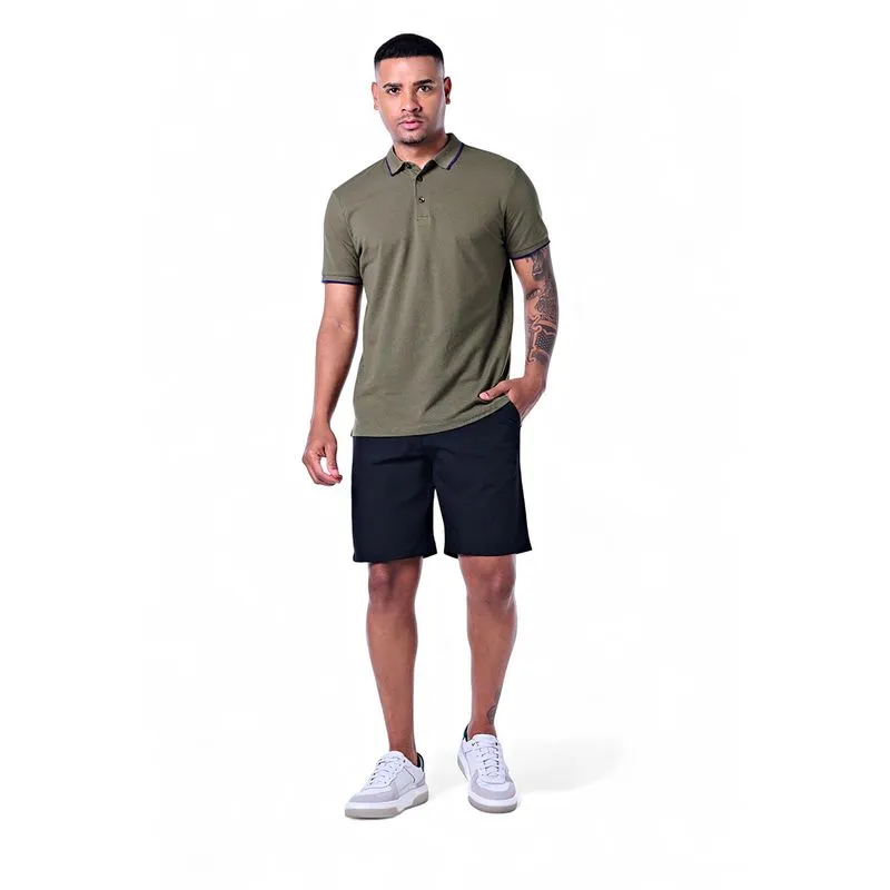 Polo Masculina Lisa com Friso na Gola