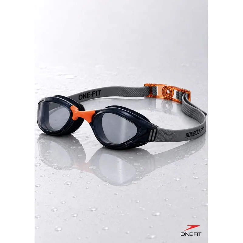 ÓCULOS DE NATAÇÃO SPEEDO ONEFIT - ONIX FUME ÚNICO