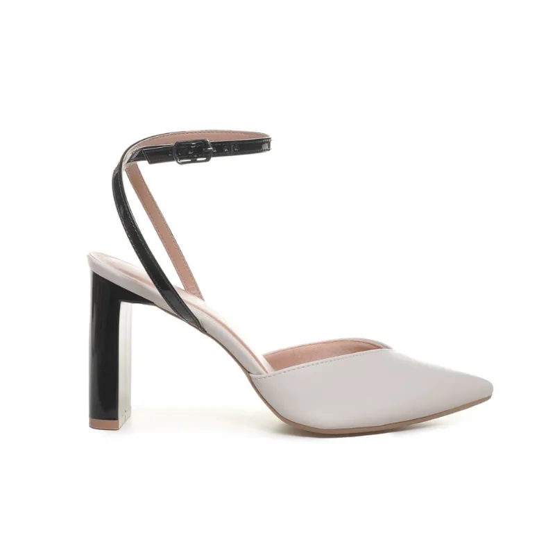 Scarpin OSC Slingback Bico Fino Feminino Branco 35