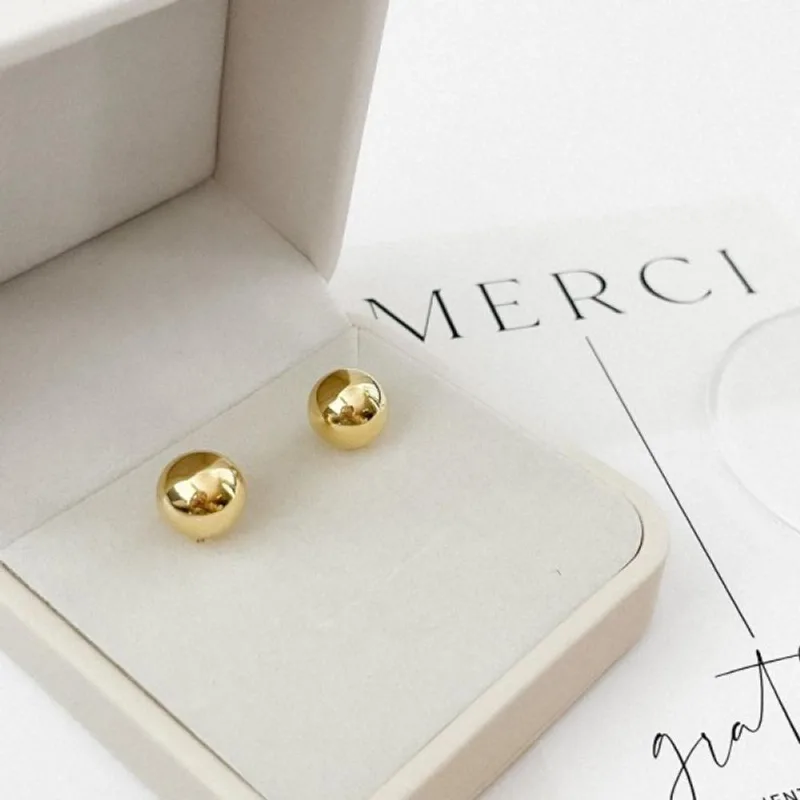 Par de Brincos Bola Dourada Banhado Ouro 18K 5mm / Dourado