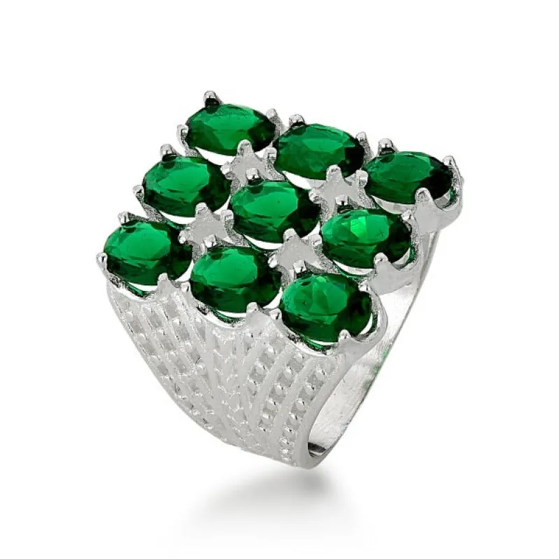 Anel Com 09 Zircônias Ovais em Prata 925 18 / Verde - Atraktiva Joias