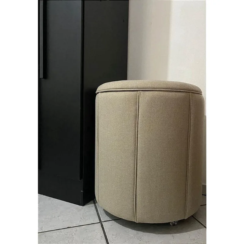 Puff Redondo Baú Não é Segredo Debrum Linho Palha 54X60