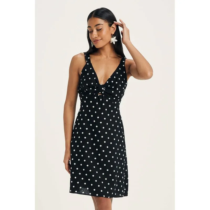 Vestido Feminino Curto Linho Bordado Marialícia Preto M