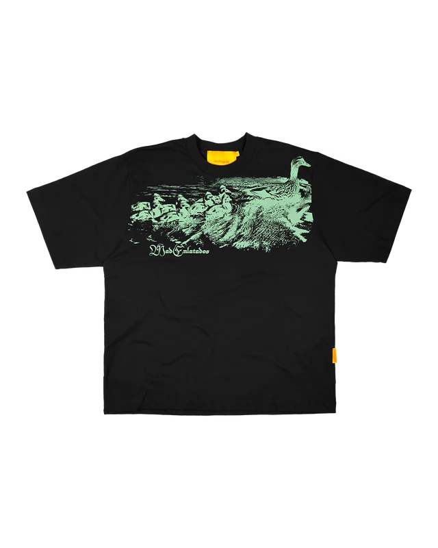 CAMISETA PATINHO NA LAGOA (PRETO) P
