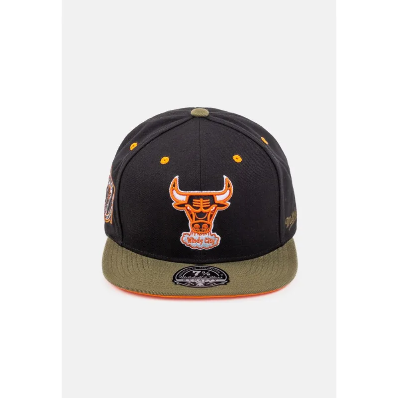 Boné Mitchell & Ness NBA Fitted HWC Chicago Bulls Preto - ÚNICO