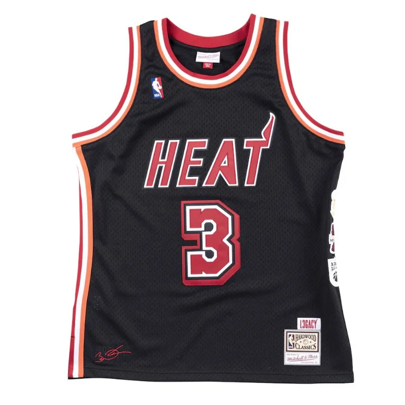 Regata Mitchell & Ness Hardwood Classics Swingman Jersey Miami Heat 2006-07 Dwyane Wade Preta Regata Mitchell & Ness NBA Swingman Jersey Preta - M
