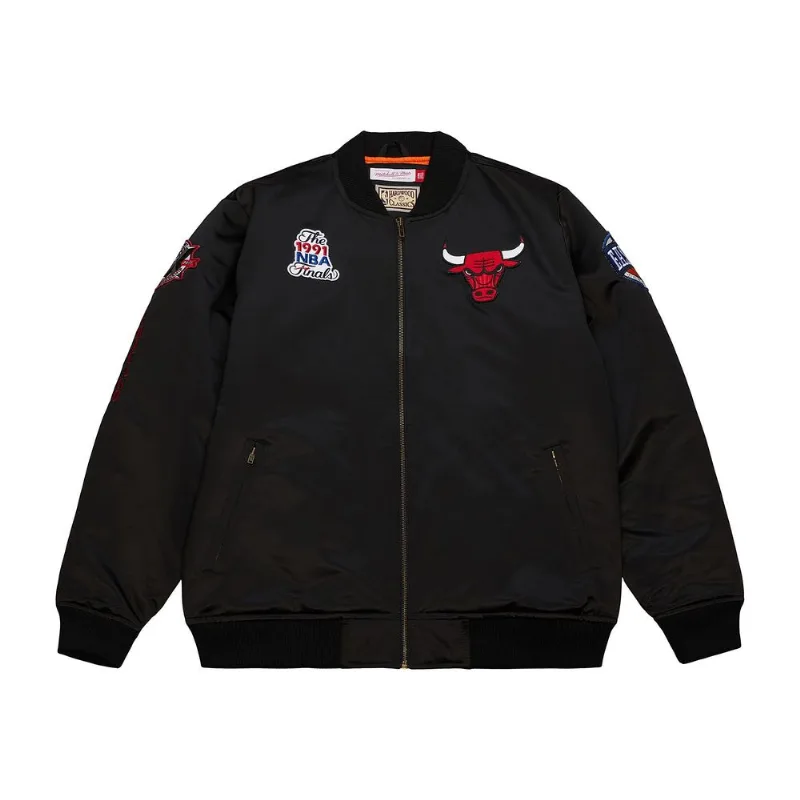 Jaqueta Mitchell & Ness NBA Satin Bomber Jacket Chicago Bulls Preta - Plus P