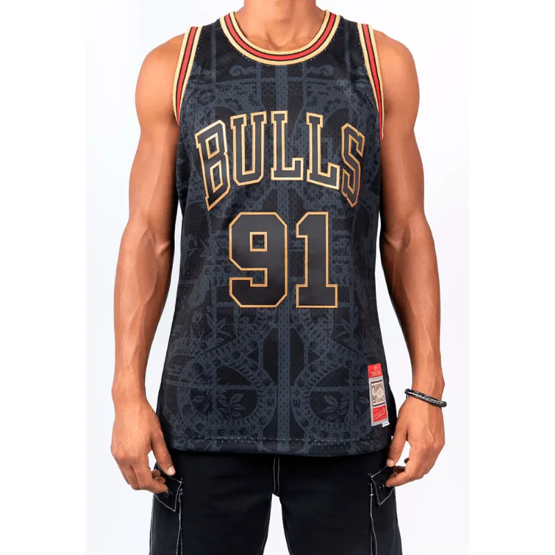 Regata Mitchell & Ness NBA Jersey Asian Heritage YOT Snake Chicago Bulls Dennis Rodman 1997-98 Preta Com Dourado - XL