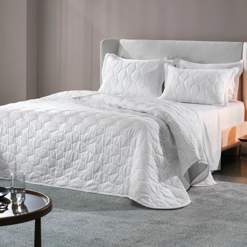 Colcha Matelassê Solteiro Altenburg Hotel Conceito Branco