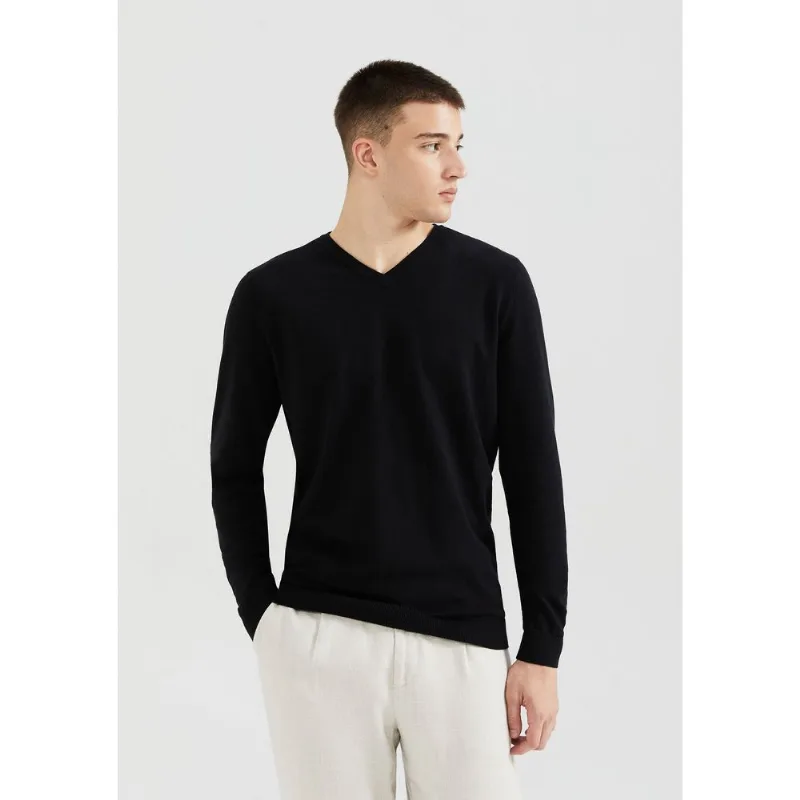Blusão Básico Masculino Regular Gola V - Preto G